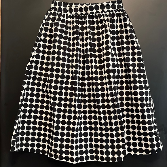 Forever 21 Contemporary Polka Dot midi skirt - Picture 4 of 9